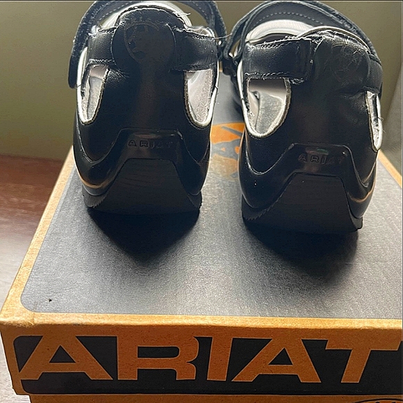 ARIAT FLATS NWT & BOX, VERY COMFORTABLE! - Picture 8 of 9
